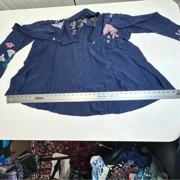 Johnny Was Alesa Tiered Embroidered Silk Navy Blue Tunic. Size L. Like New! - Picture 10 of 14